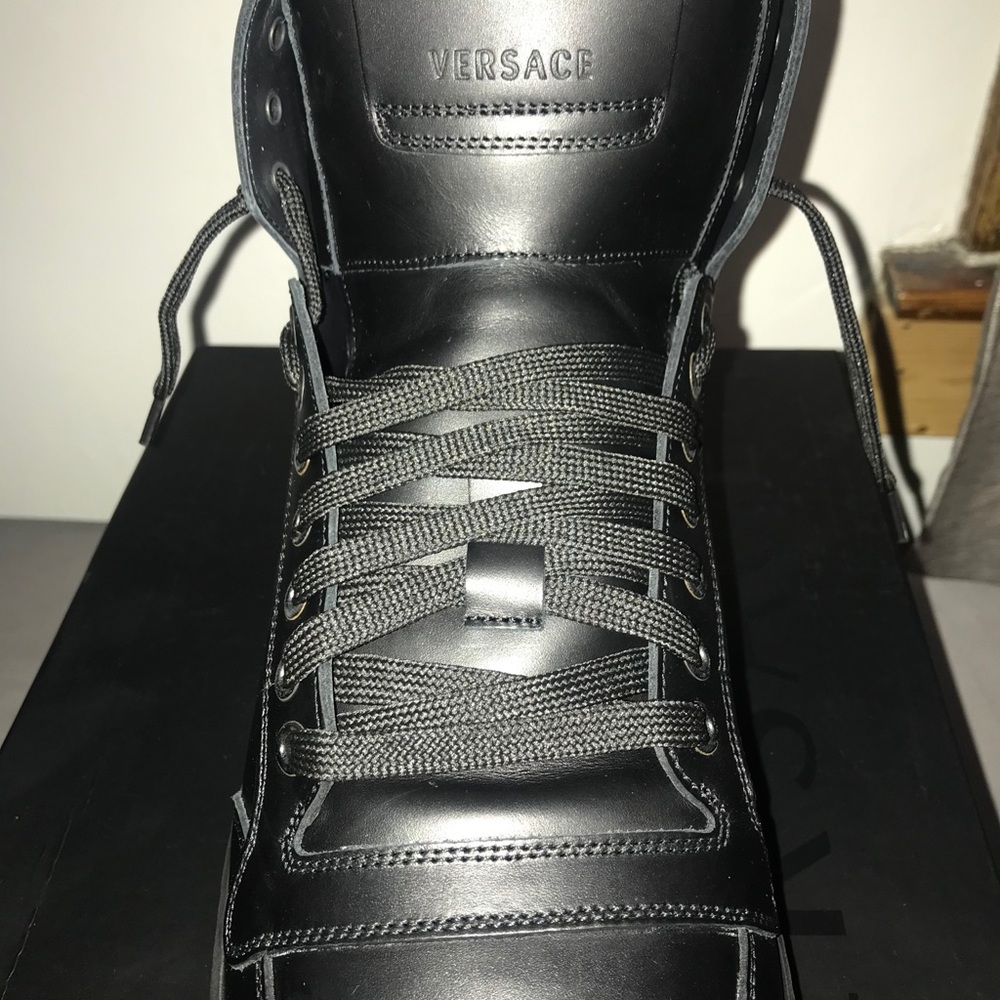 Versace Medusa Palazzo Hi Top Sneakers - Picture 2 of 8